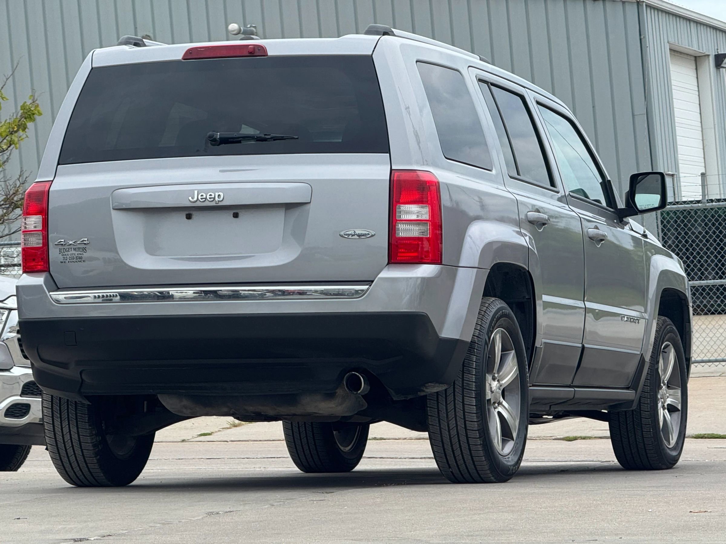 Used 2017 Jeep Patriot High Altitude image 9