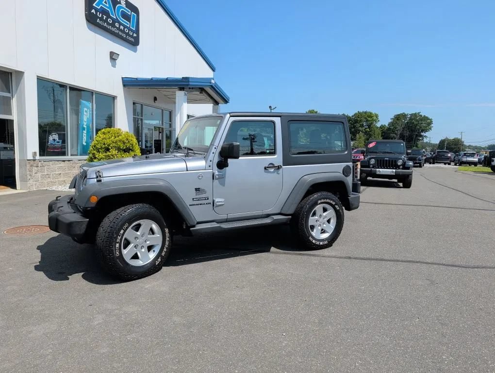 Used 2015 Jeep Wrangler Sport w/ Quick Order Package 24S AWD/4WD image 4