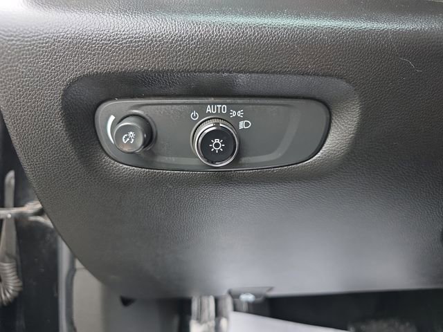 Used 2022 Chevrolet Traverse LT image 21