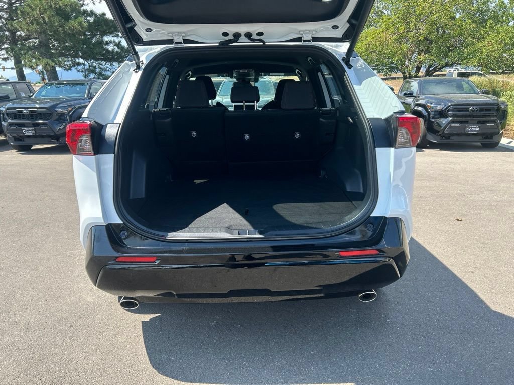 Used 2025 Toyota RAV4 SE AWD/4WD image 17