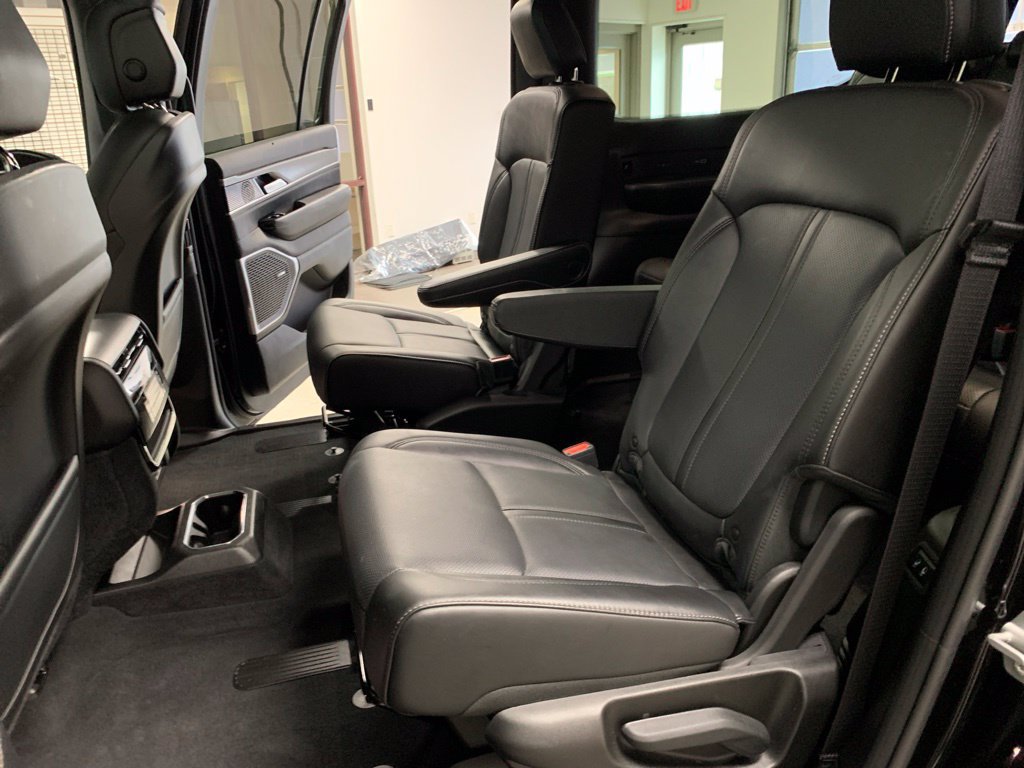 Used 2025 Jeep Wagoneer Series II AWD/4WD image 21