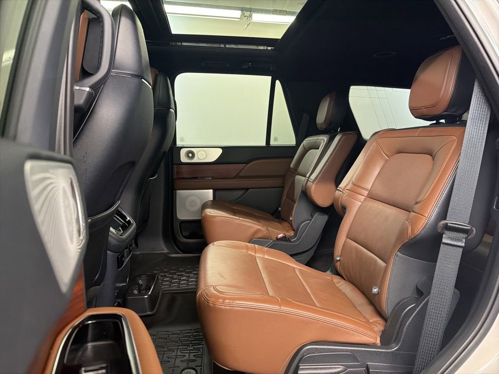 Certified 2023 Lincoln Navigator Reserve AWD/4WD image 33