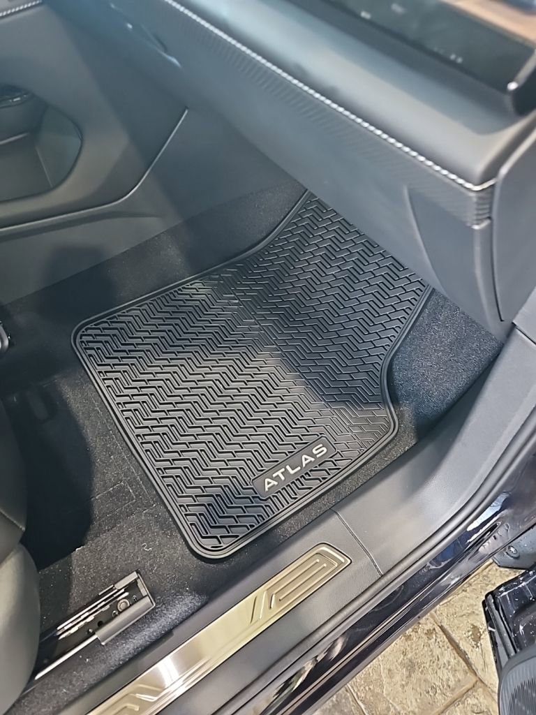 New 2026 Volkswagen Atlas SE image 15