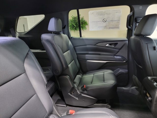 New 2026 Chevrolet Traverse LT w/ Sun and Wheel Package AWD/4WD image 15
