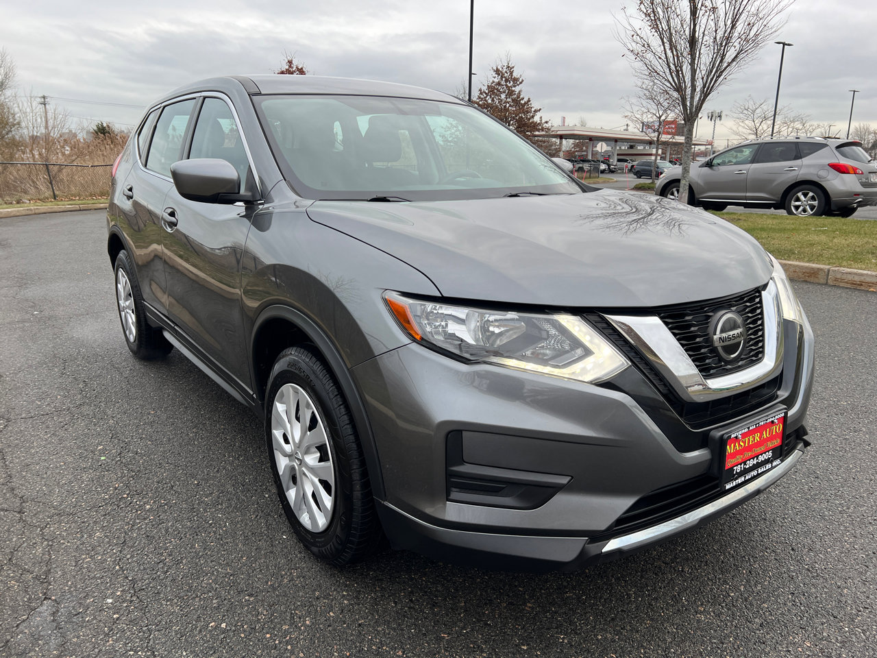 Used 2018 Nissan Rogue S image 3