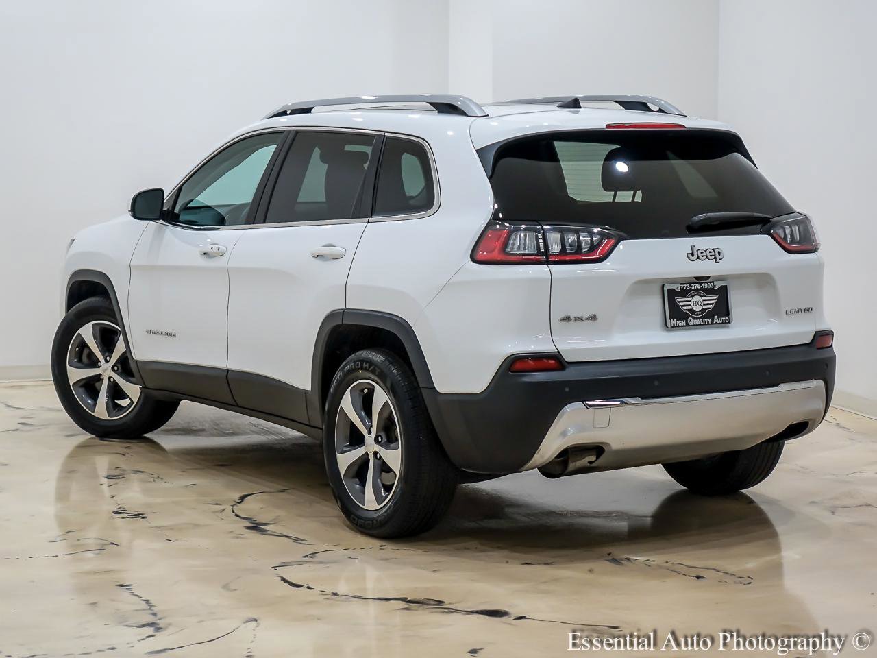 Used 2019 Jeep Cherokee Limited image 10