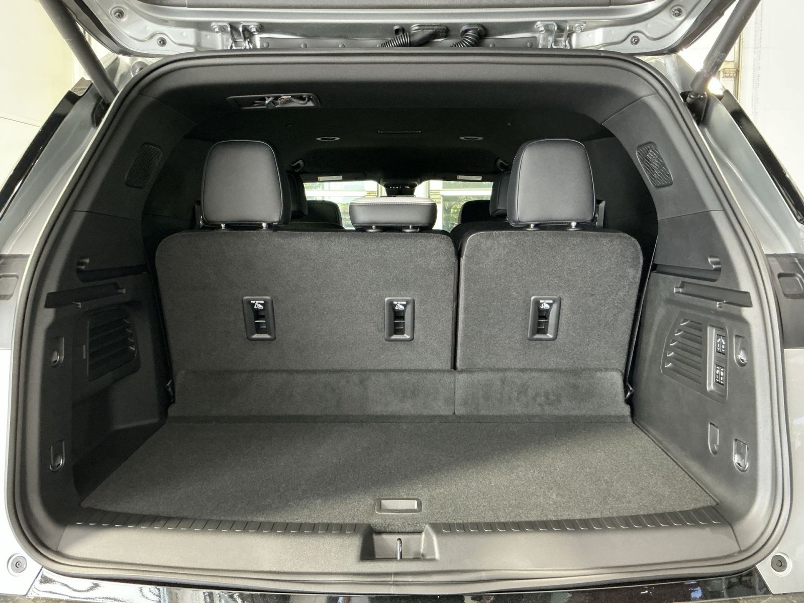 New 2026 Chevrolet Traverse High Country FWD image 26