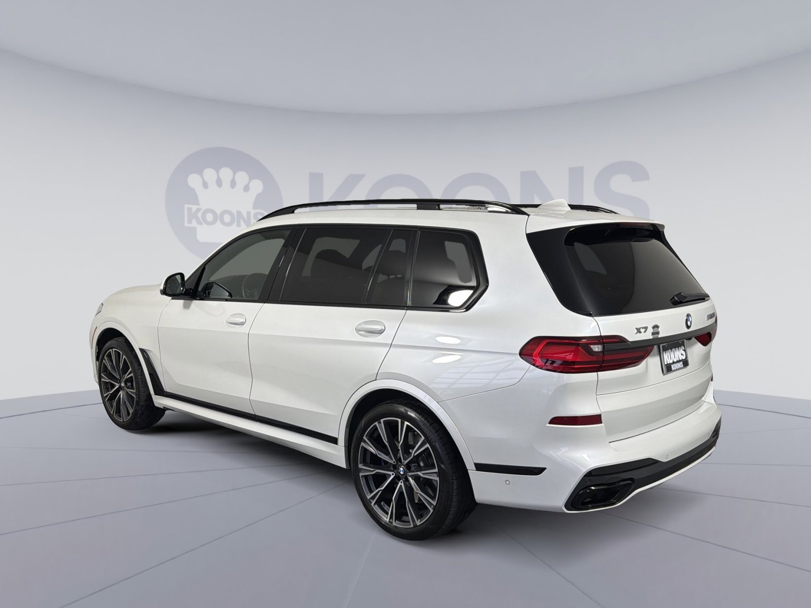 Used 2022 BMW X7 M50i w/ Dynamic Handling Package image 4