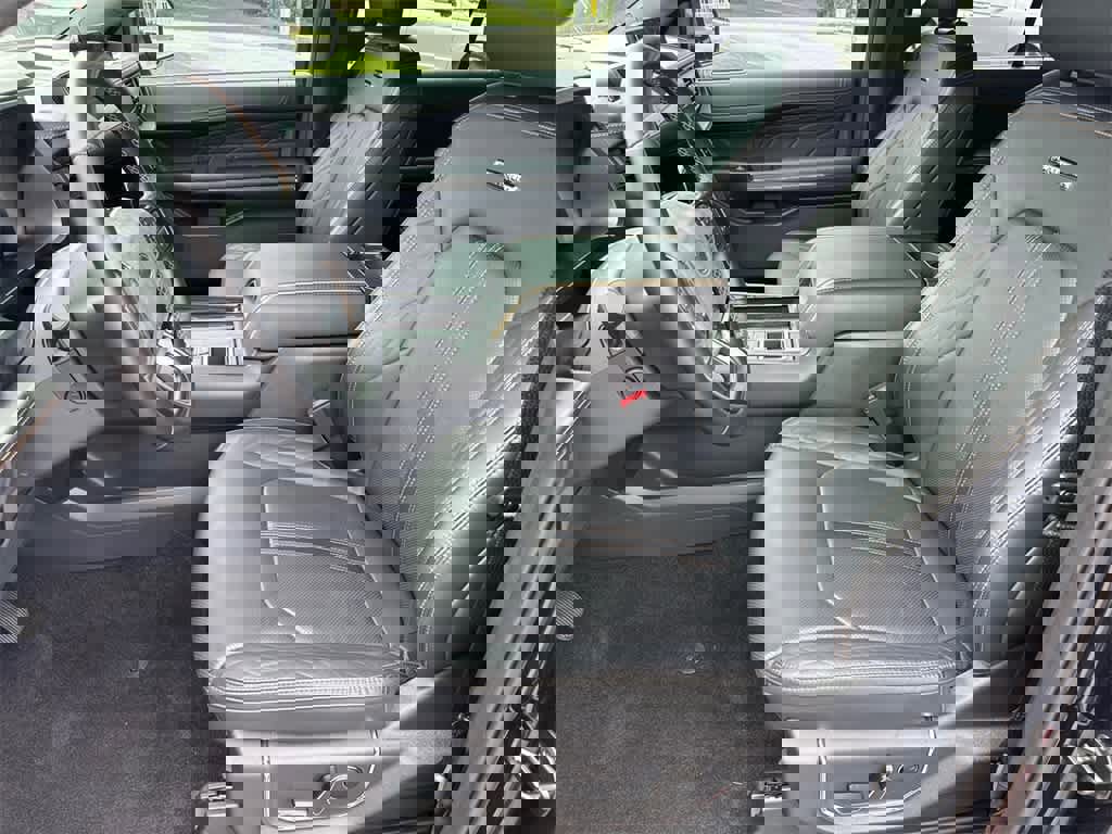 New 2023 Ford Expedition Platinum image 10