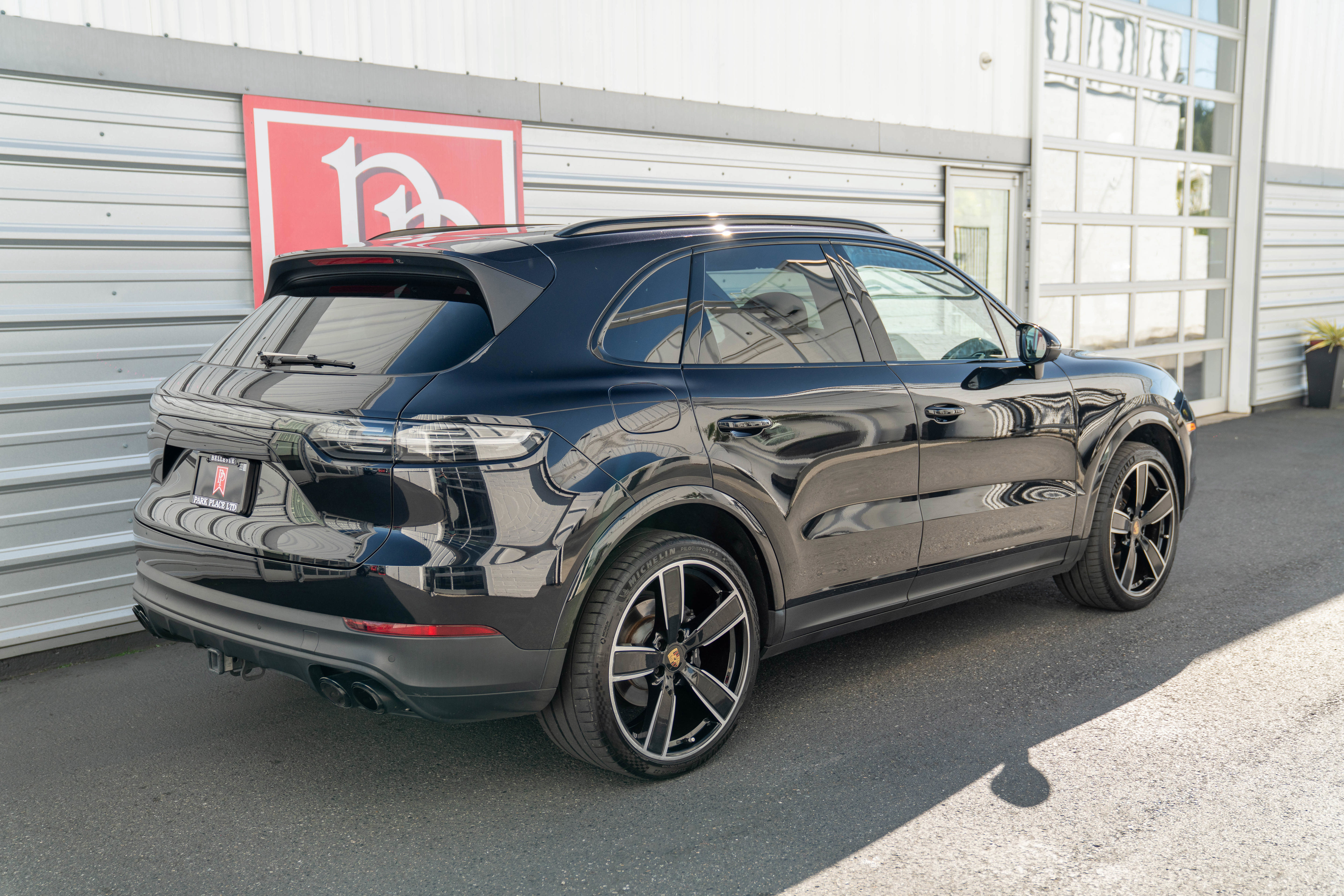 Used 2022 Porsche Cayenne AWD/4WD image 43