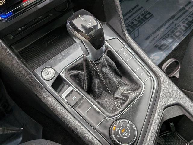 Used 2022 Volkswagen Tiguan SE R-Line image 12