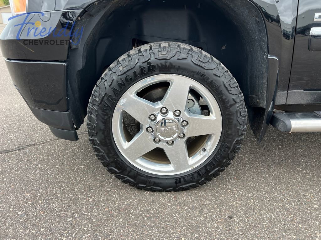 Used 2013 GMC Sierra 2500 Denali w/ Suspension Package, Off-Road AWD/4WD image 11