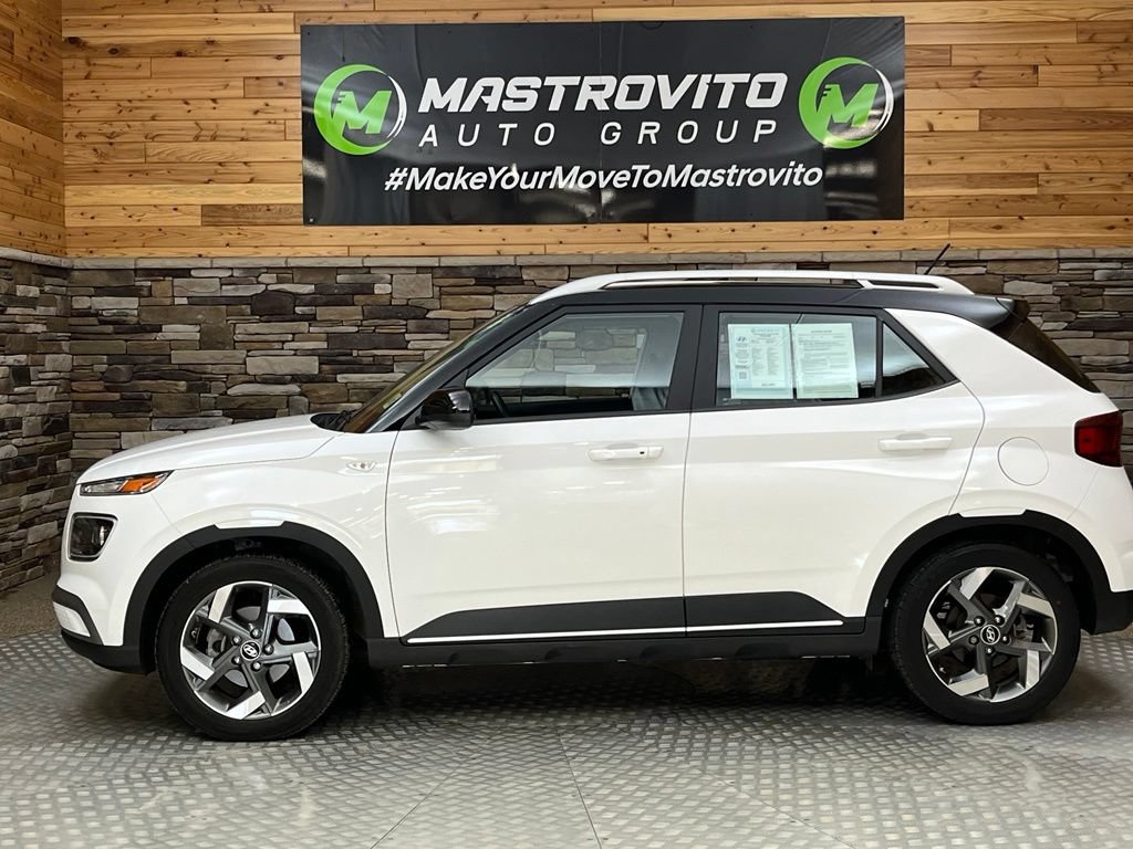 Used 2024 Hyundai Venue Limited FWD image 14