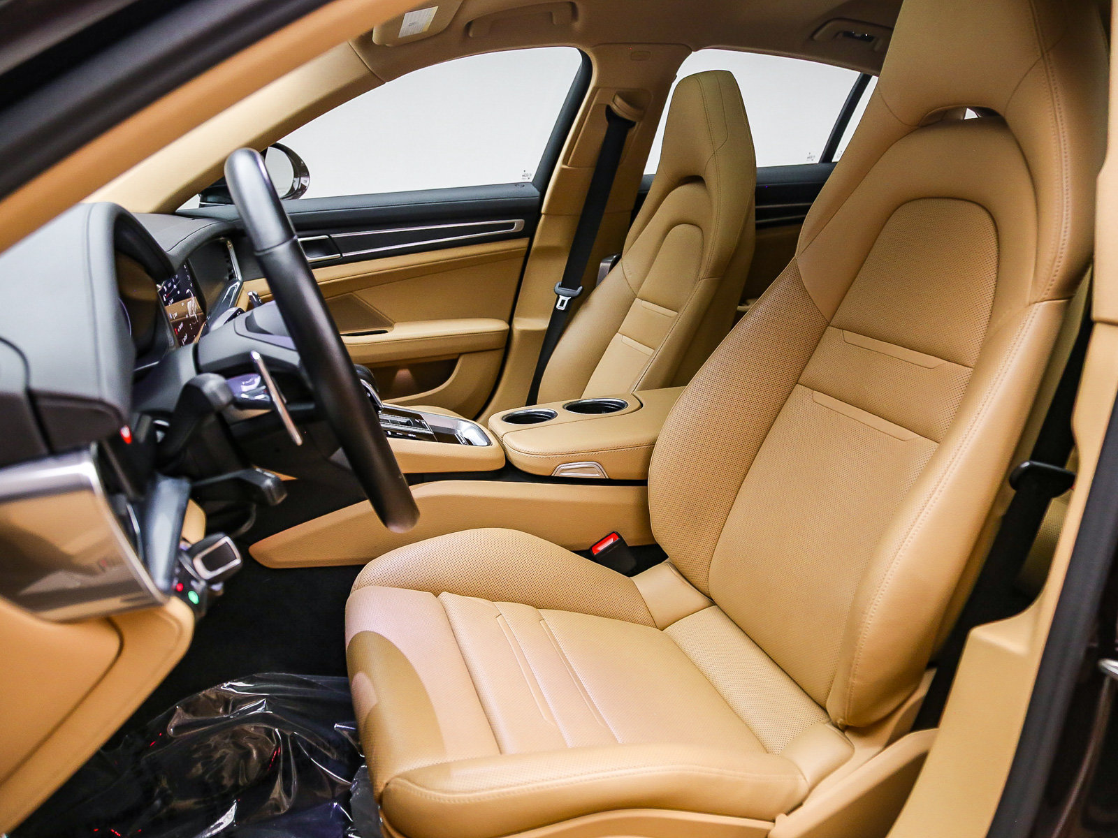 Certified 2023 Porsche Panamera Platinum Edition RWD image 5