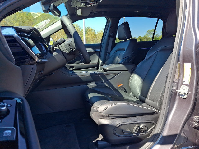 Used 2025 Jeep Wagoneer S Limited AWD/4WD image 13