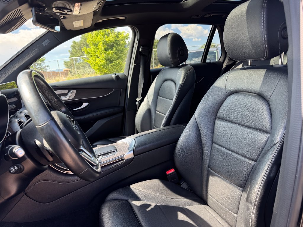 Used 2020 Mercedes-Benz GLC 300 4MATIC w/ Multimedia Package image 8