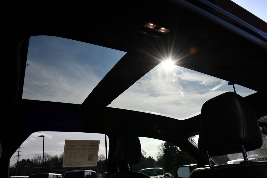 Used 2021 Ford Edge ST w/ Equipment Group 401A image 17