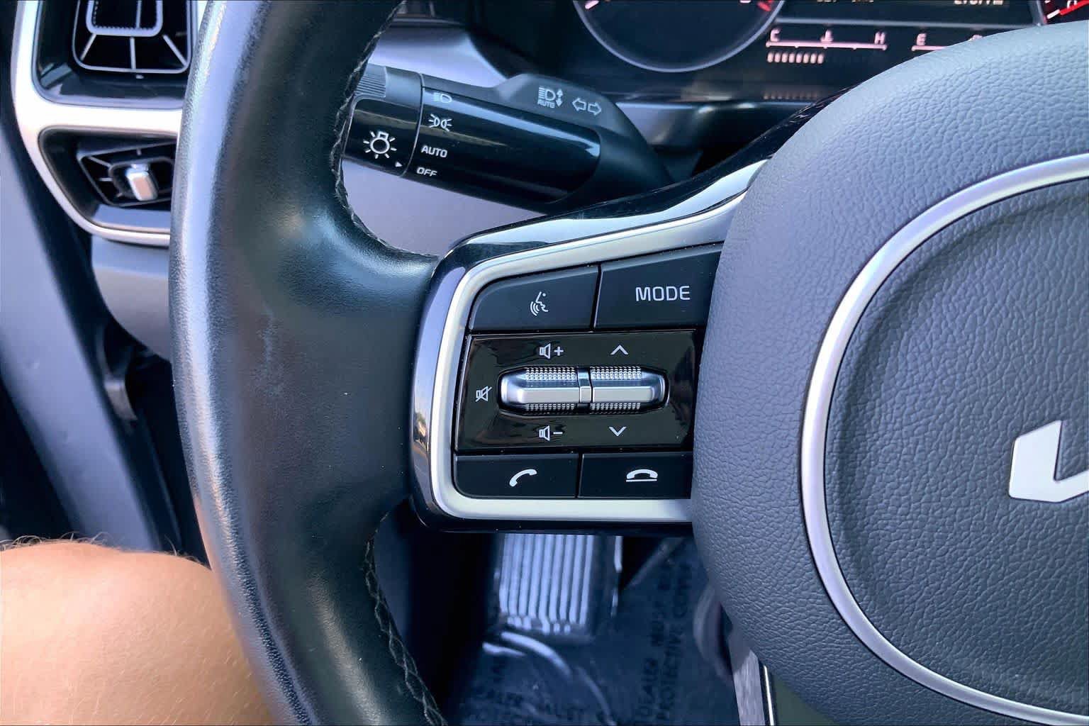 Used 2023 Kia Sorento S w/ Panoramic Sunroof Package FWD image 23