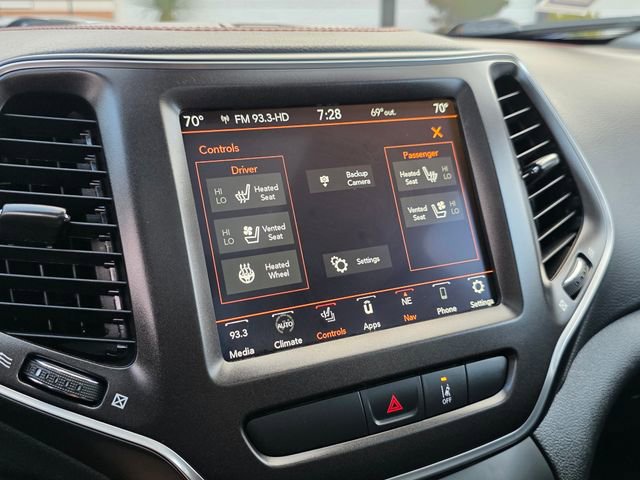 Used 2022 Jeep Cherokee Trailhawk w/ Sun, Sound & Nav Group image 30