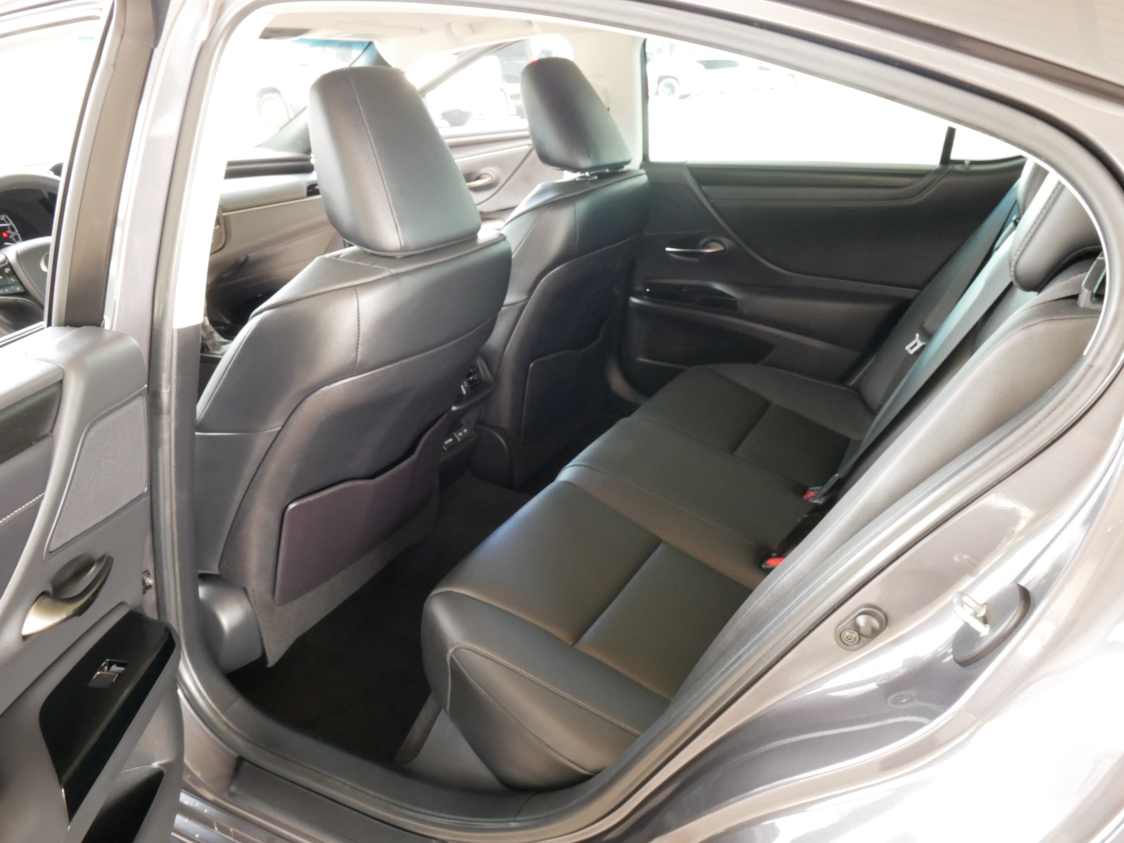 Used 2023 Lexus ES 350 w/ Premium Package FWD image 22