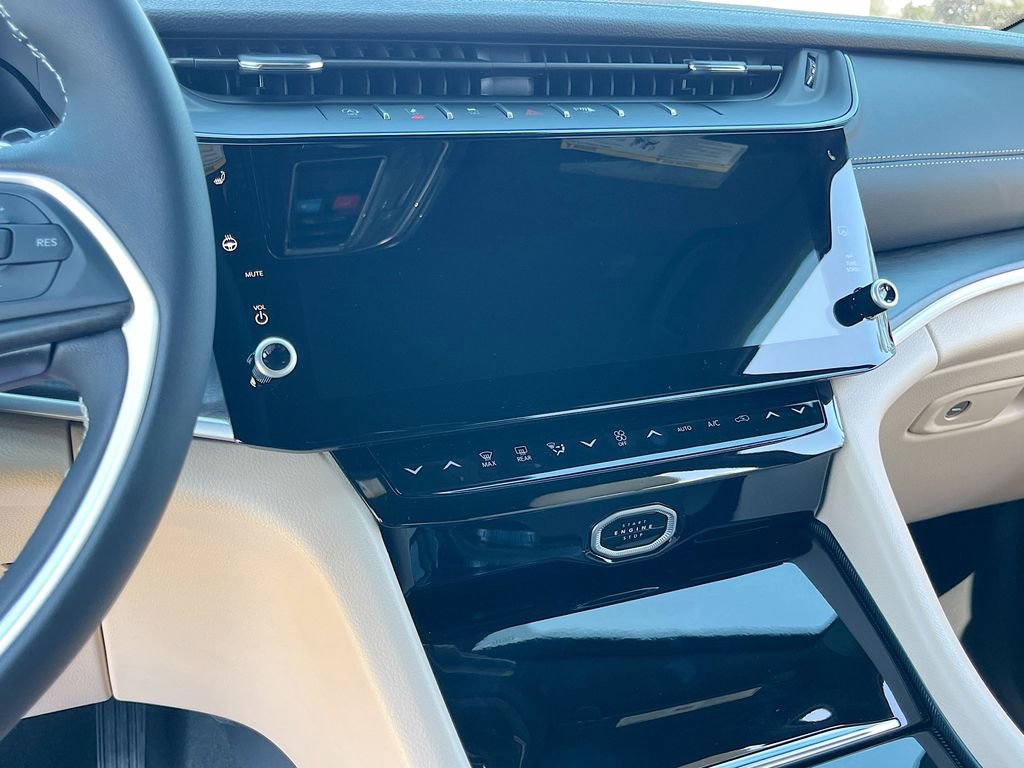 New 2026 Jeep Grand Cherokee L Limited AWD/4WD image 13
