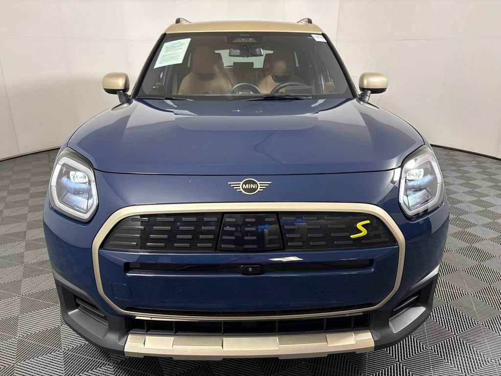 Certified 2025 MINI Cooper Countryman SE w/ Comfort Package Max AWD/4WD image 3