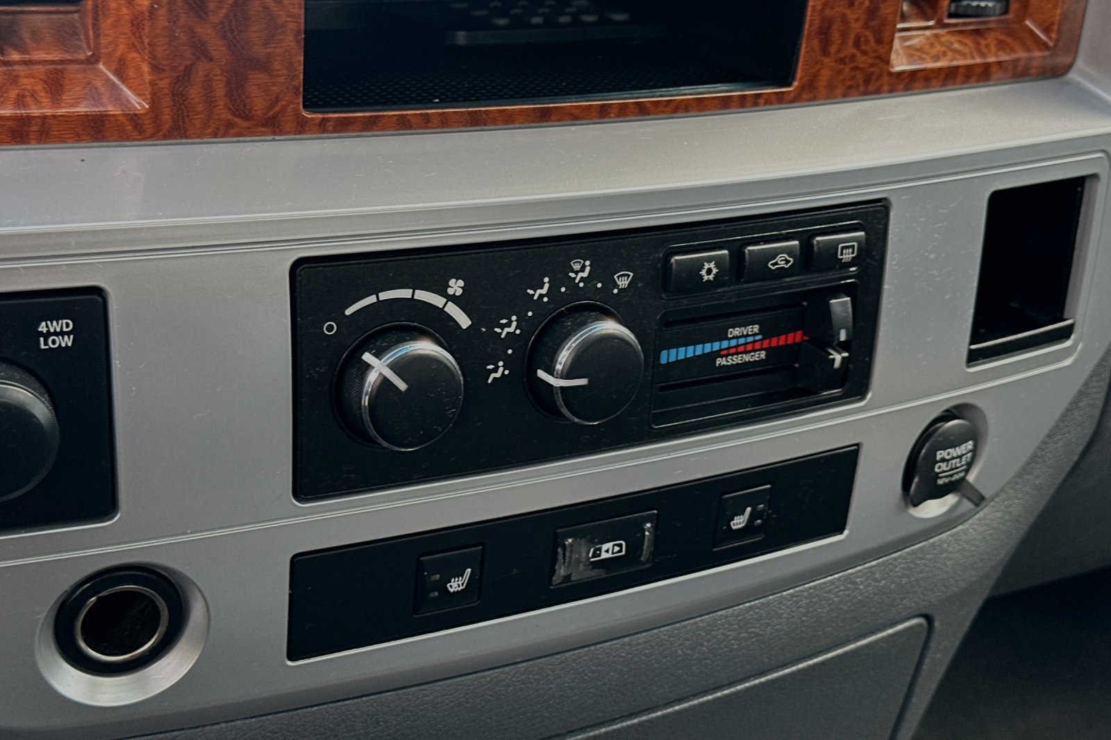 Used 2007 Dodge Ram 3500 Truck Laramie image 18