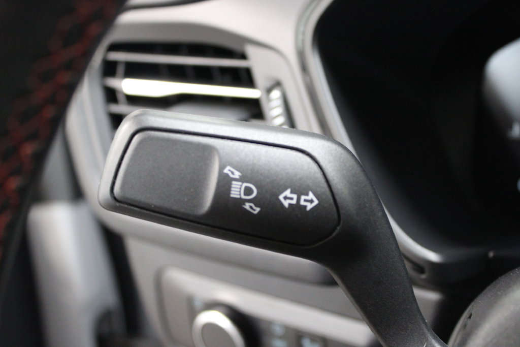 Used 2025 Ford Escape ST-Line FWD image 21