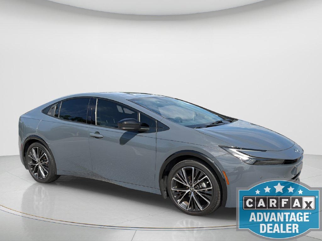 Used 2023 Toyota Prius XLE FWD image 4