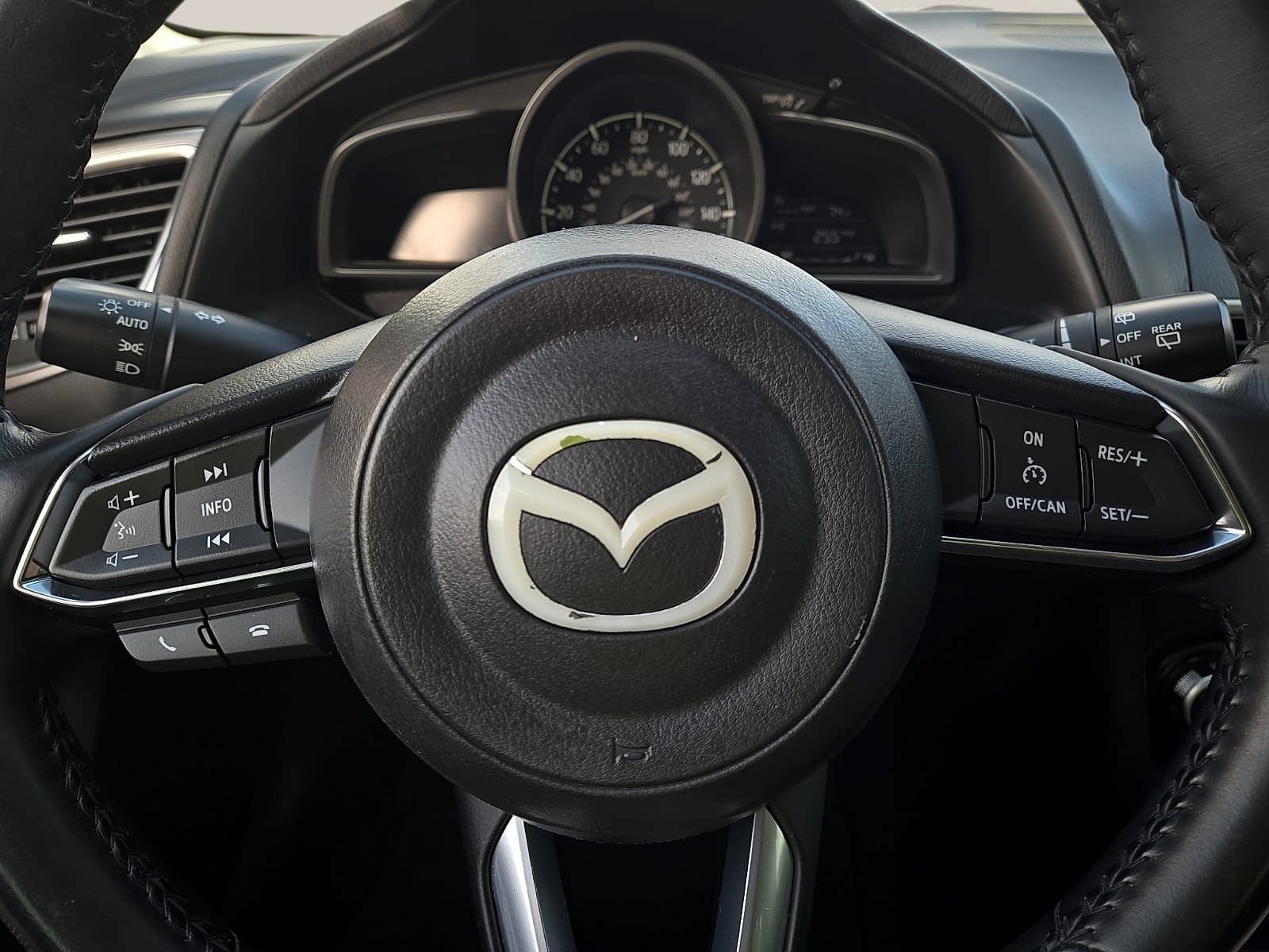 Used 2017 MAZDA MAZDA3 Touring FWD image 20