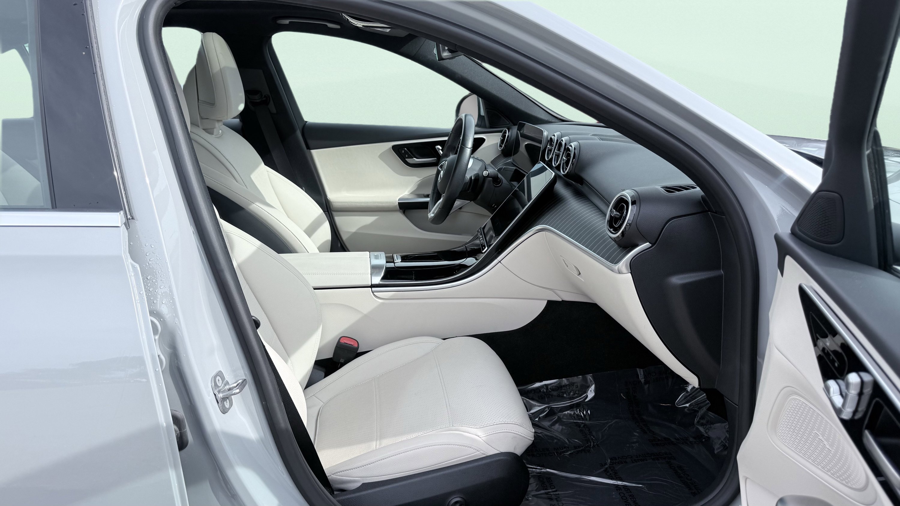 Used 2025 Mercedes-Benz C 300 Sedan image 43