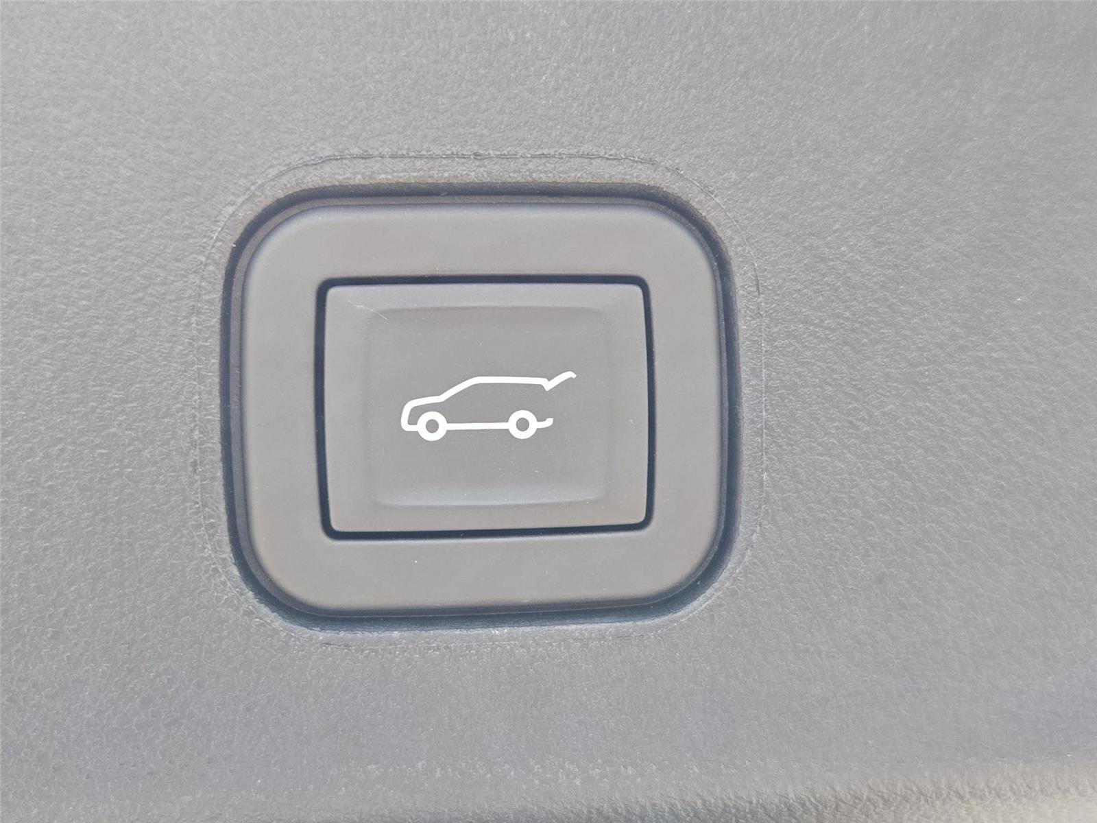 New 2025 Cadillac Lyriq Sport w/ LPO, Floor Liner Package AWD/4WD image 31