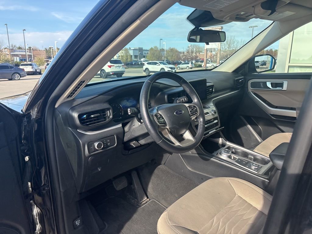 Used 2021 Ford Explorer XLT image 10