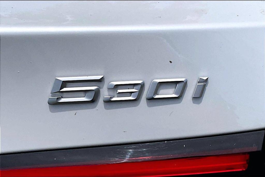 Used 2026 BMW 530i xDrive AWD/4WD image 23