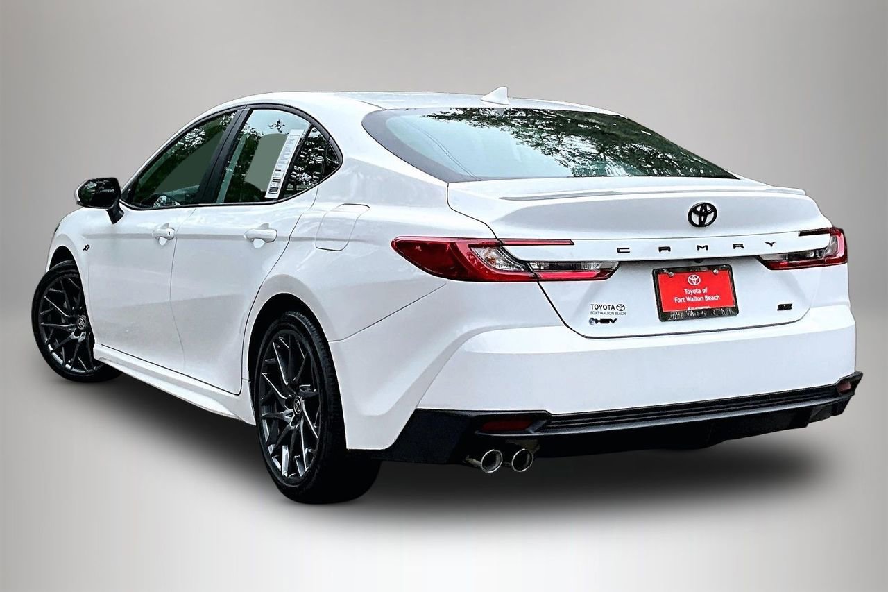 Used 2025 Toyota Camry SE FWD image 4