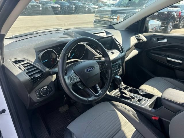 Used 2017 Ford Escape SE w/ Equipment Group 201A AWD/4WD image 11
