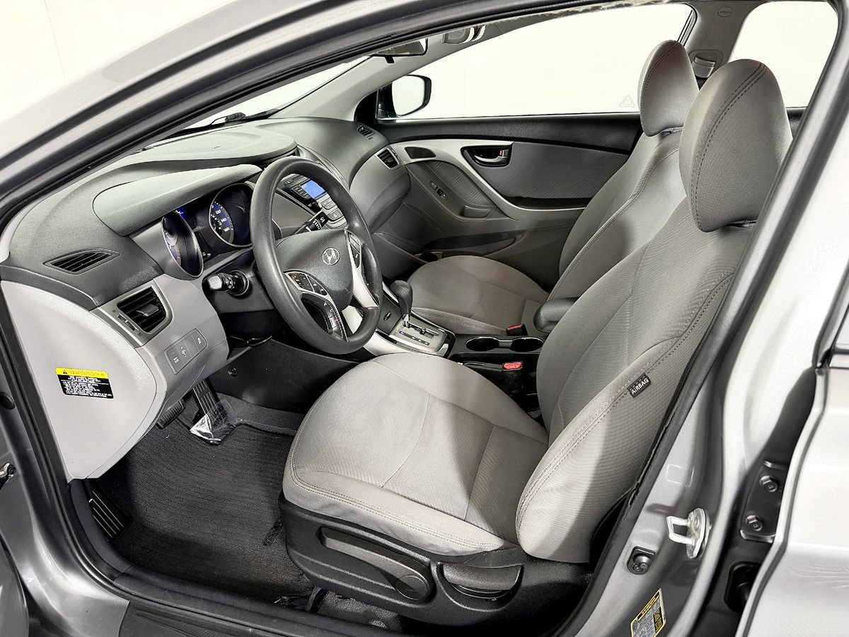 Used 2013 Hyundai Elantra GLS w/ Preferred Pkg FWD image 28