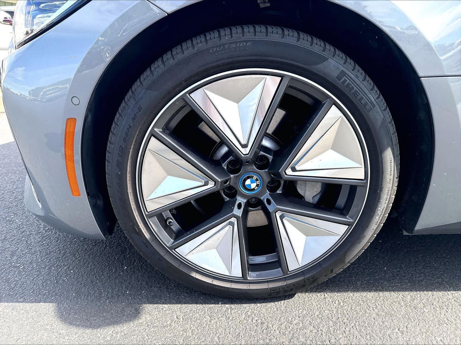 Used 2023 BMW i4 eDrive40 RWD image 32