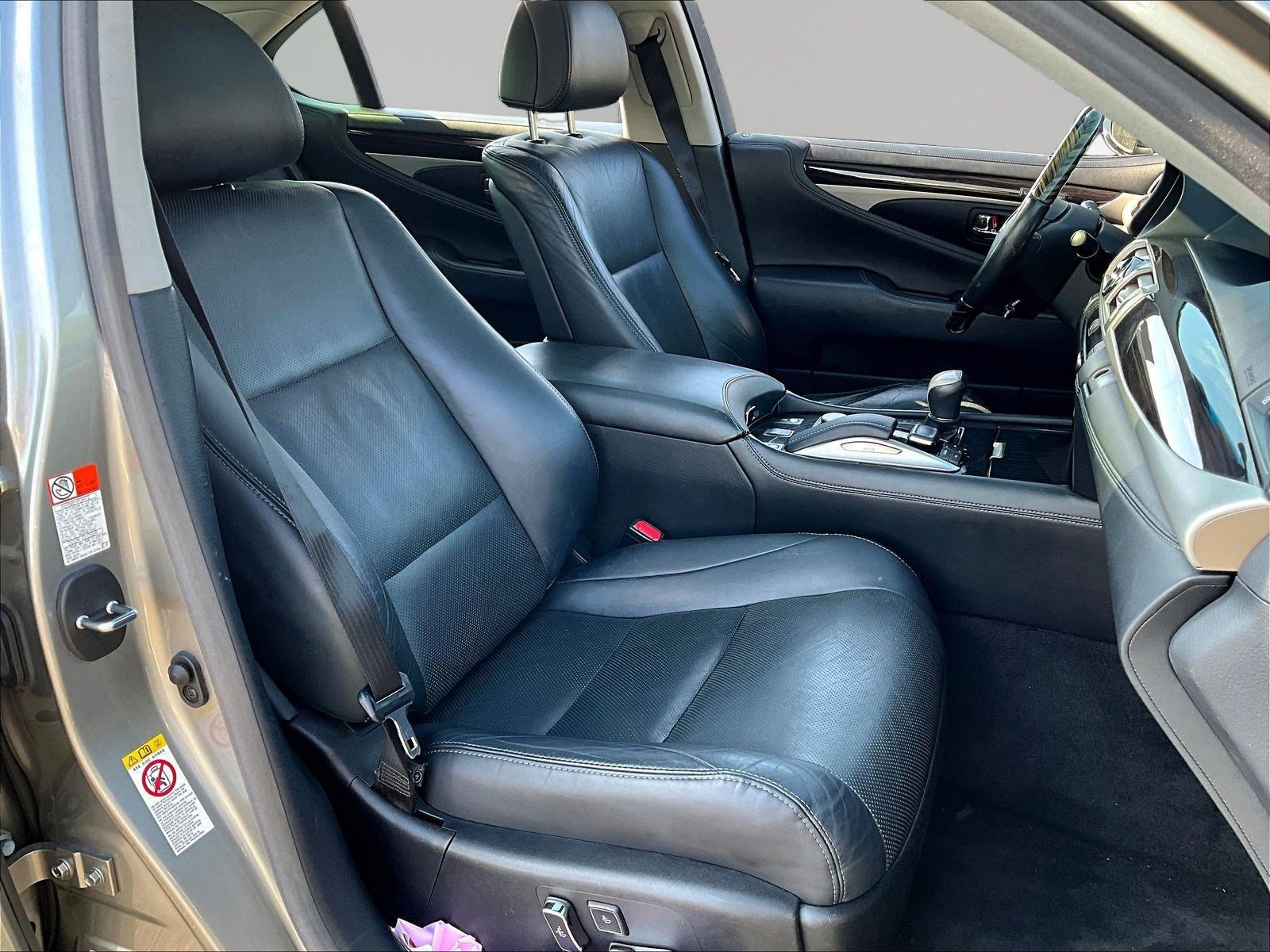 Used 2017 Lexus LS 460 AWD w/ Comfort Package image 27