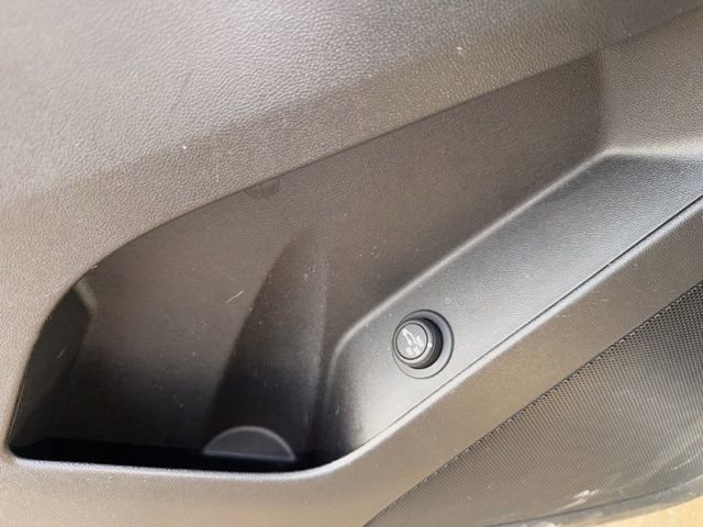 Used 2023 Chevrolet Equinox LT image 28