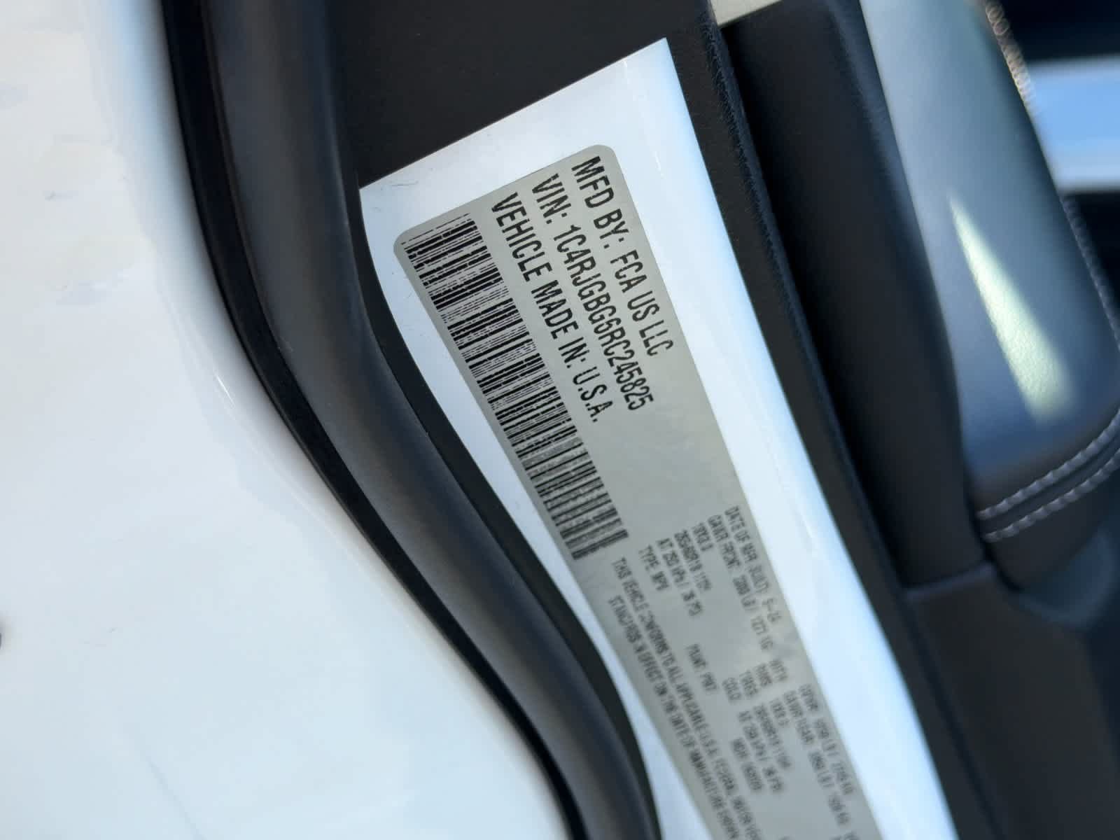 Used 2024 Jeep Grand Cherokee Limited RWD image 33