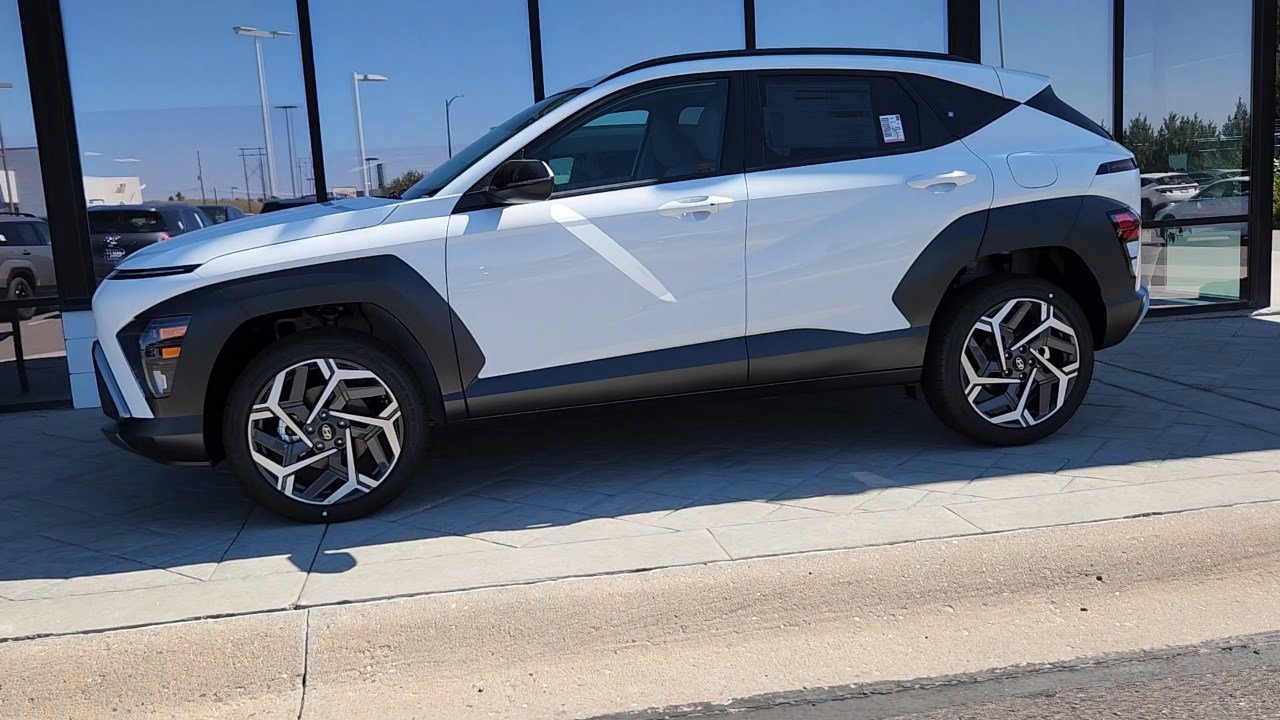 New 2026 Hyundai Kona SEL Premium image 3