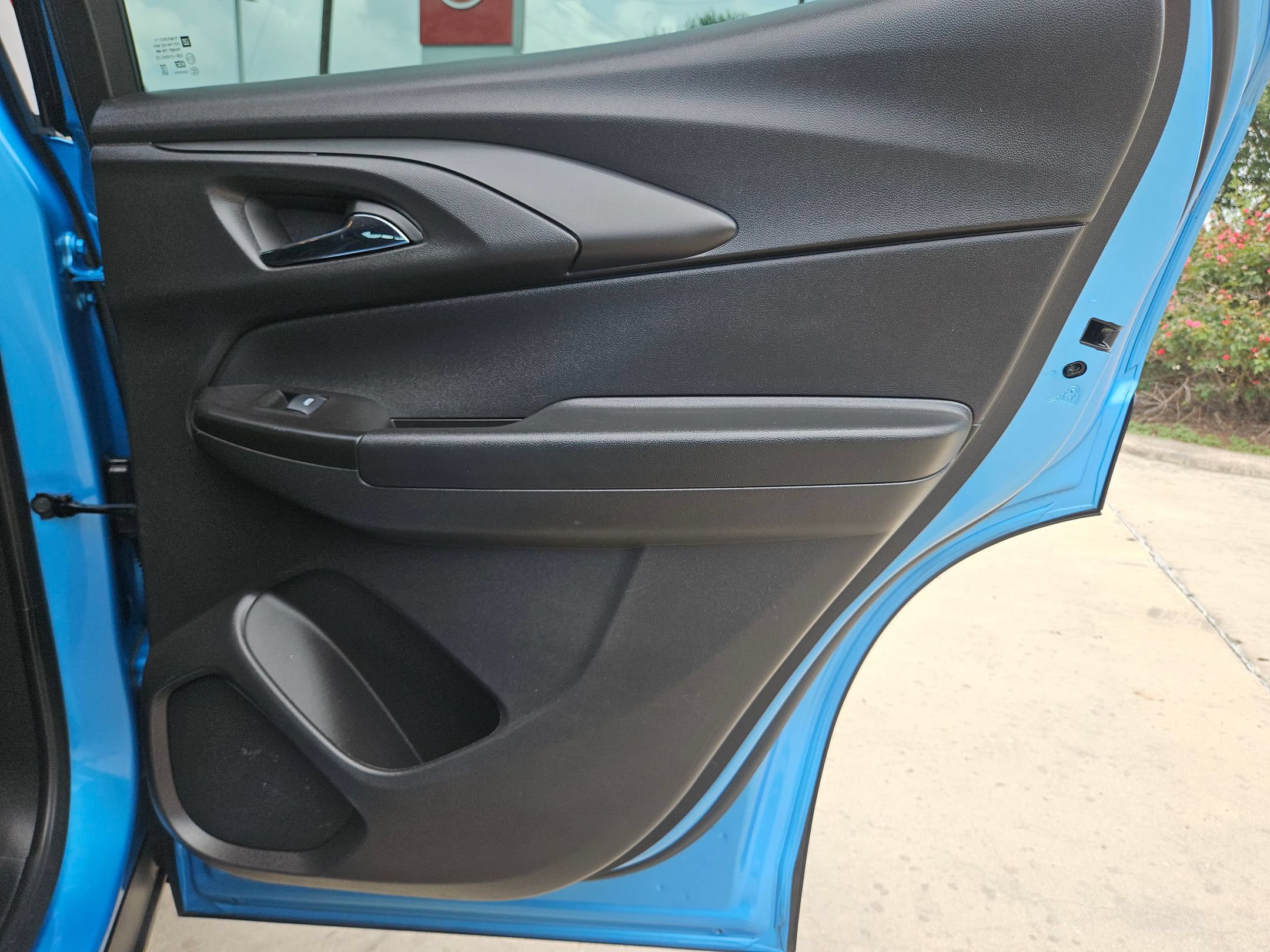 Used 2025 Chevrolet TrailBlazer LS w/ LS Confidence Package FWD image 27