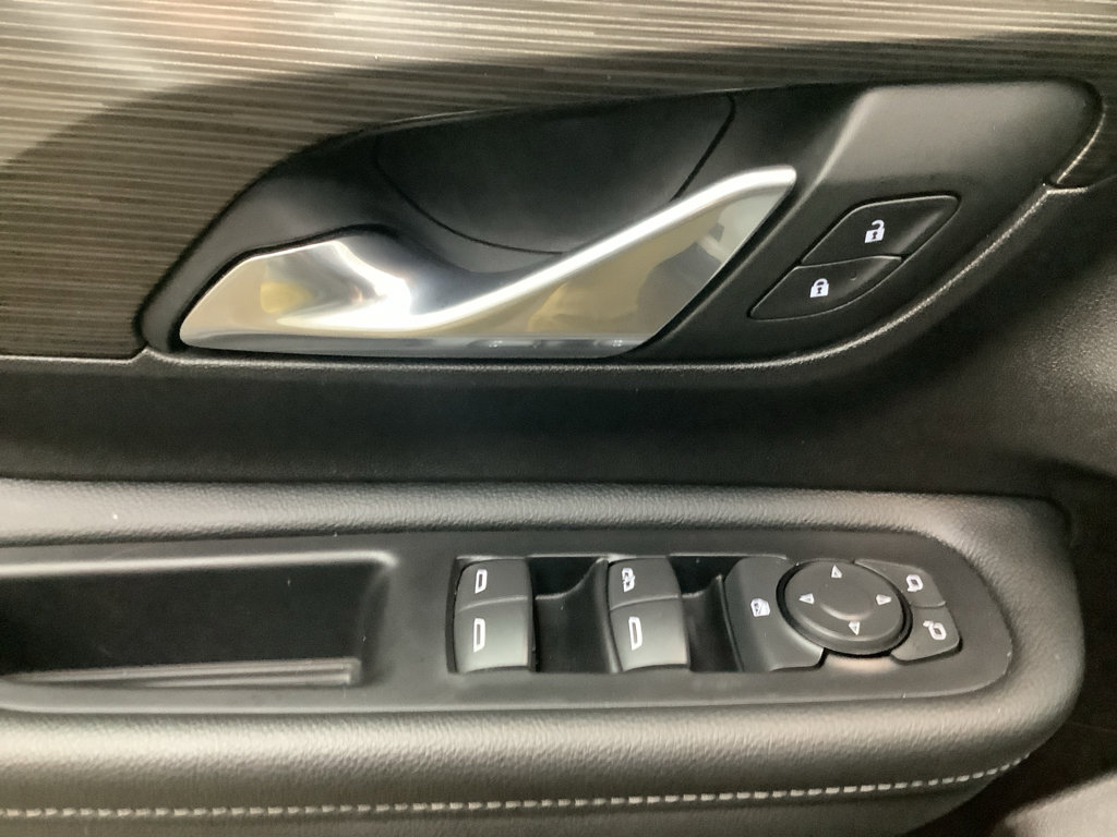 Used 2024 GMC Terrain SLE image 13