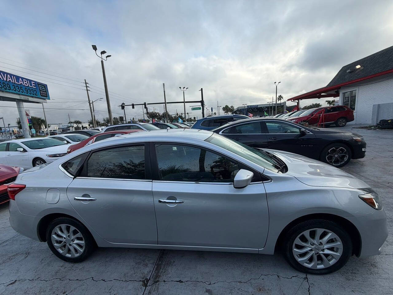 Used 2019 Nissan Sentra SV image 2