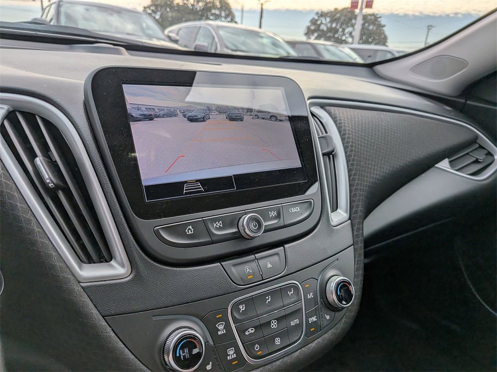 Used 2024 Chevrolet Malibu LT image 18