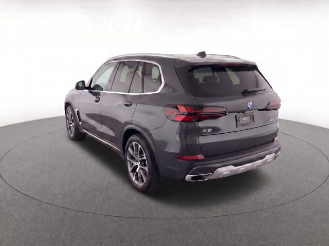 Used 2024 BMW X5 xDrive40i w/ Executive Package image 4