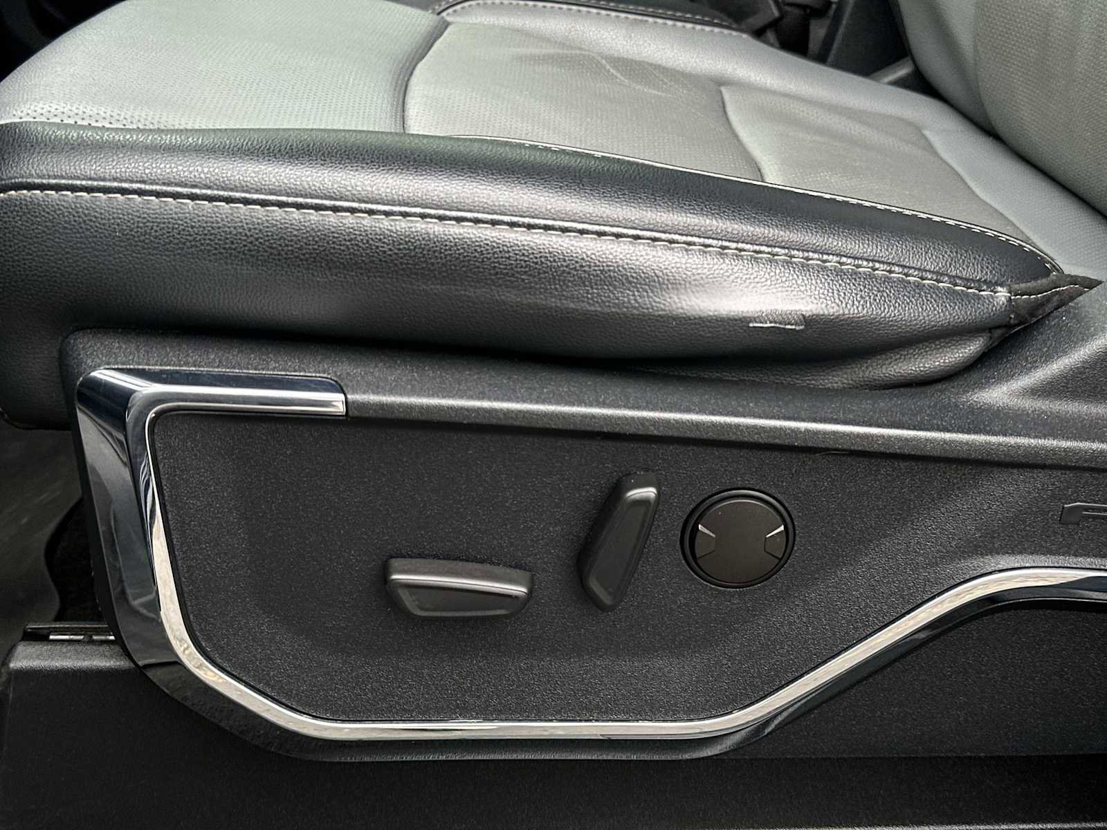 Used 2022 Ford F150 Lariat w/ Trailer Tow Package image 14