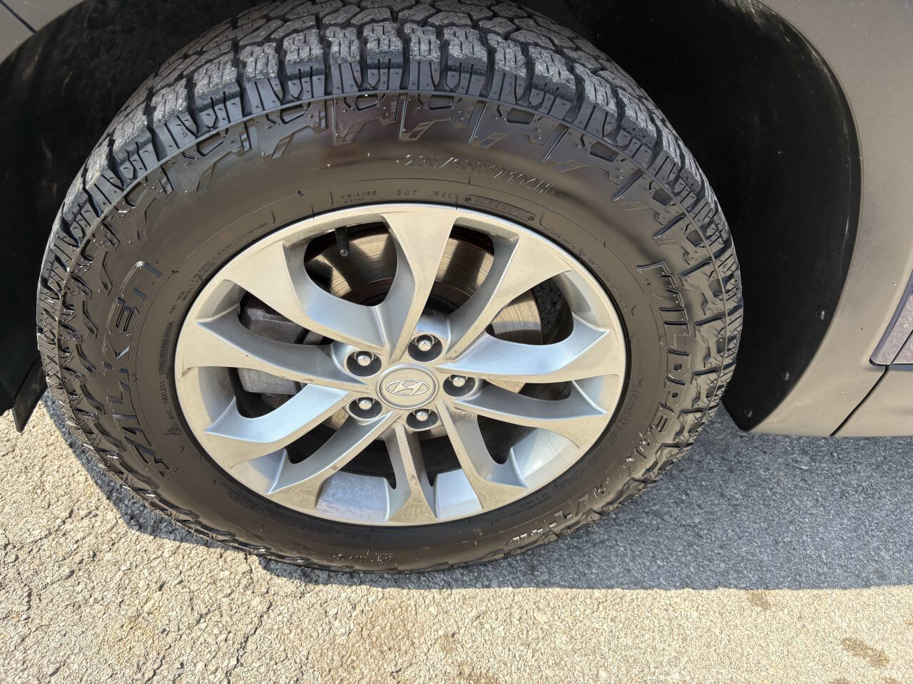 Used 2019 Hyundai Santa Fe SEL FWD image 14