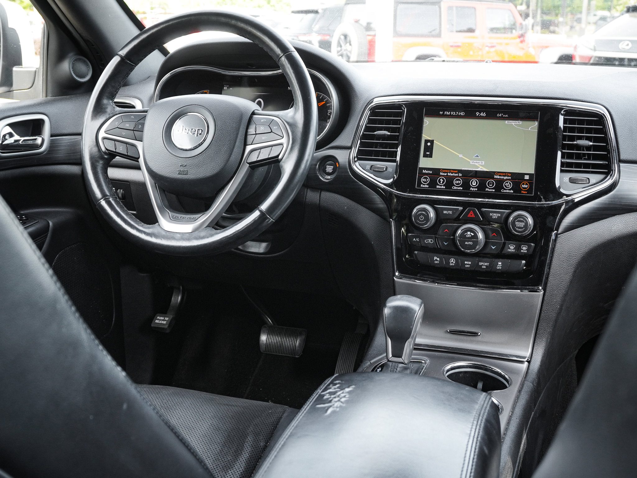 Used 2019 Jeep Grand Cherokee Altitude AWD/4WD image 27